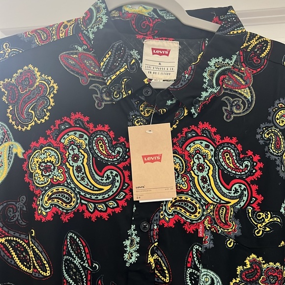 Men’s Levi button down - Picture 2 of 2